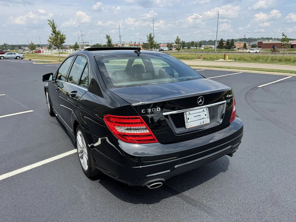 2012 Mercedes-Benz W204 C-Class - Image 16 of 31
