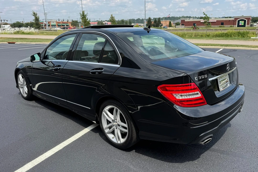 2012 Mercedes-Benz W204 C-Class - Image 14 of 31