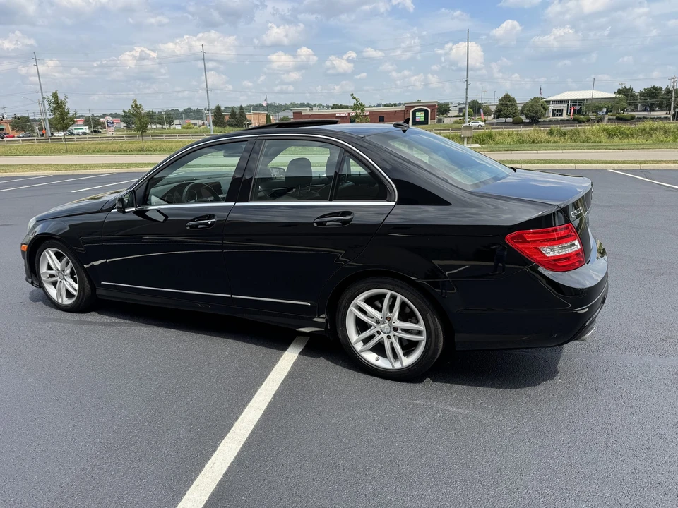 2012 Mercedes-Benz W204 C-Class - Image 13 of 31