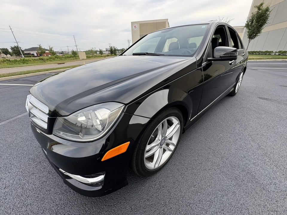 2012 Mercedes-Benz W204 C-Class - Image 3 of 31