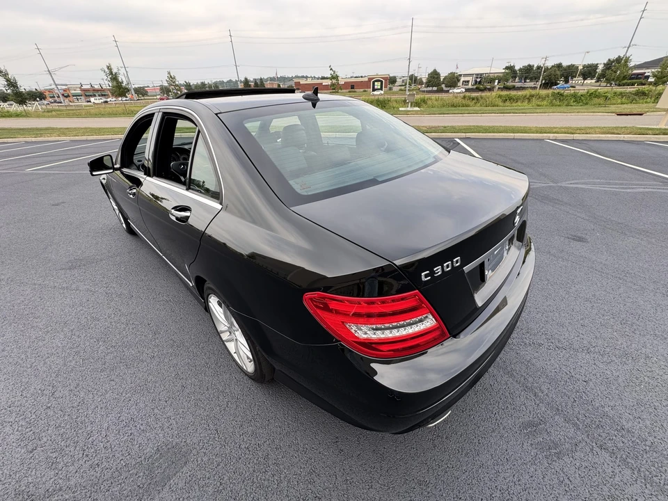 2012 Mercedes-Benz W204 C-Class - Image 15 of 31
