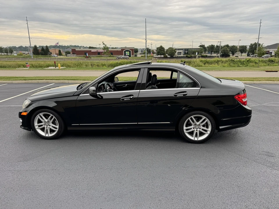 2012 Mercedes-Benz W204 C-Class - Image 11 of 31