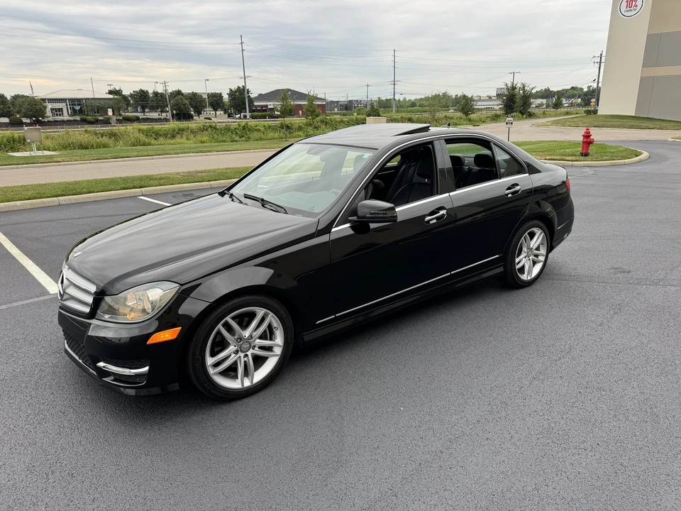 2012 Mercedes-Benz W204 C-Class - Image 8 of 31