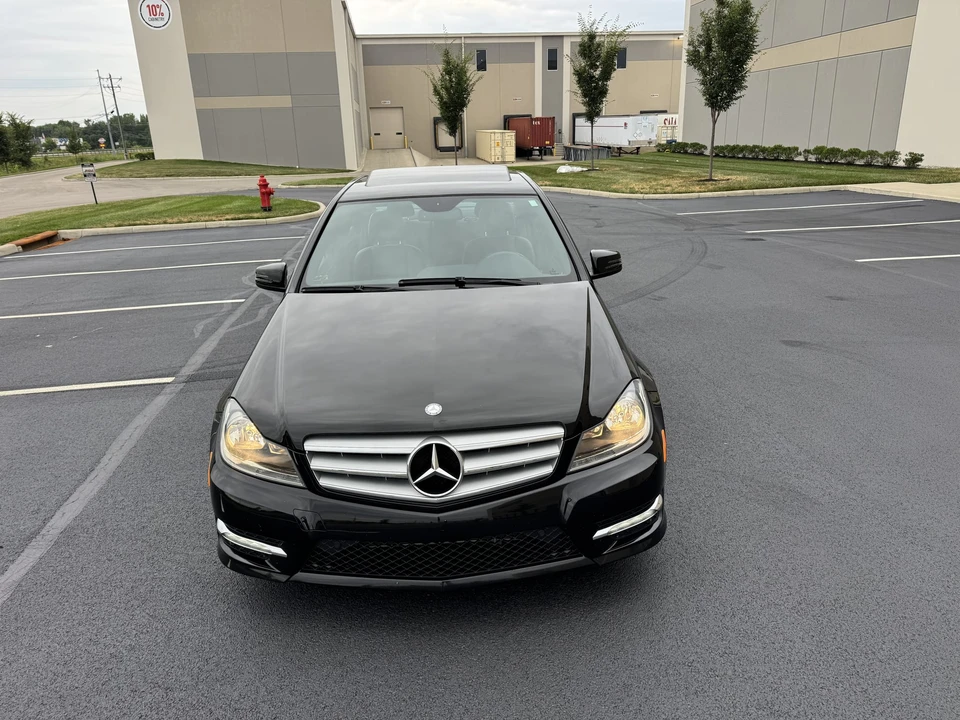2012 Mercedes-Benz W204 C-Class - Image 2 of 31