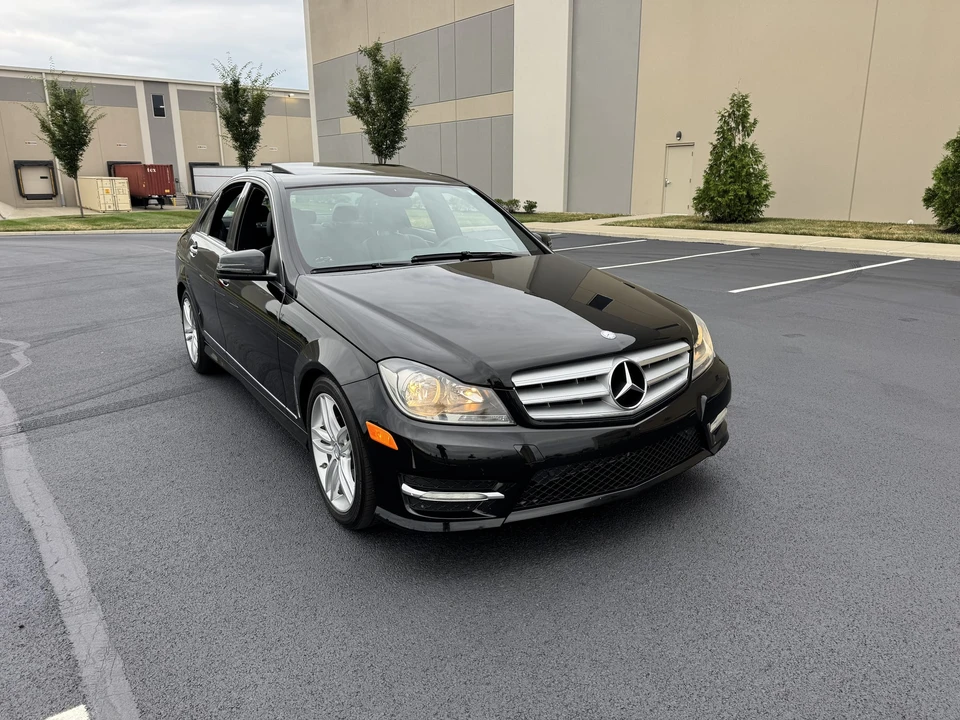 2012 Mercedes-Benz W204 C-Class - Image 22 of 31
