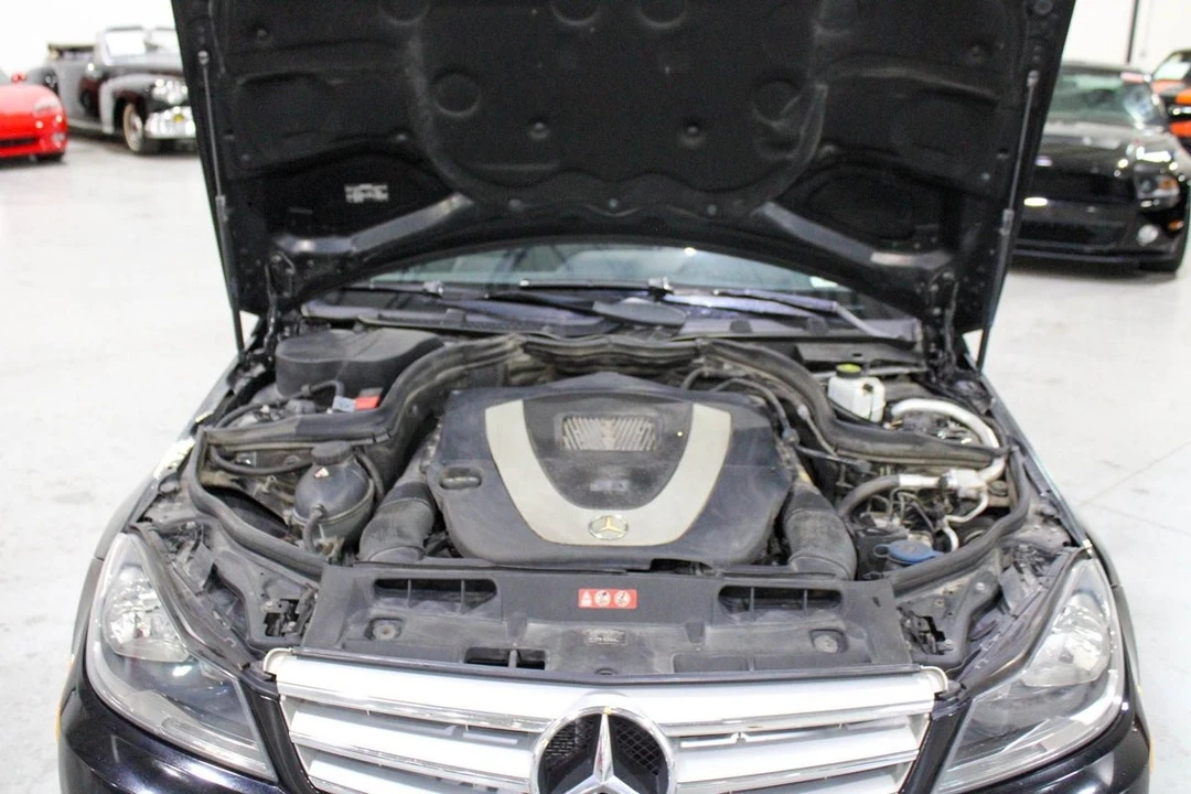 2012 Mercedes-Benz W204 C-Class - Image 16 of 21