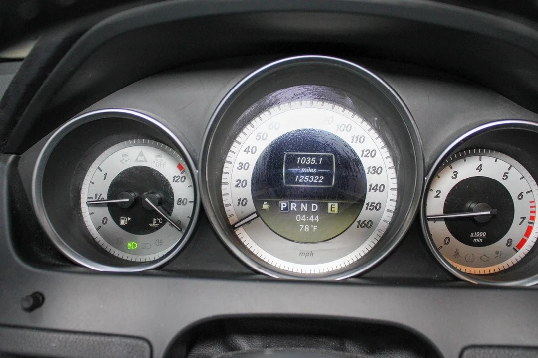 2012 Mercedes-Benz W204 C-Class - Image 11 of 12