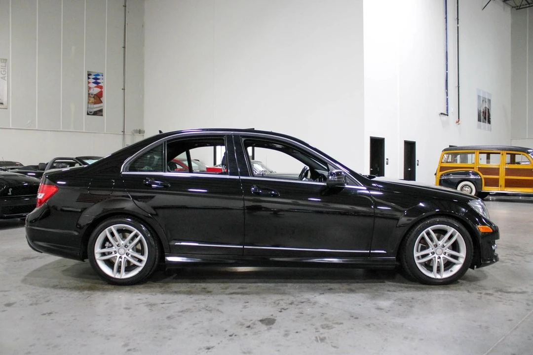 2012 Mercedes-Benz W204 C-Class - Image 7 of 21
