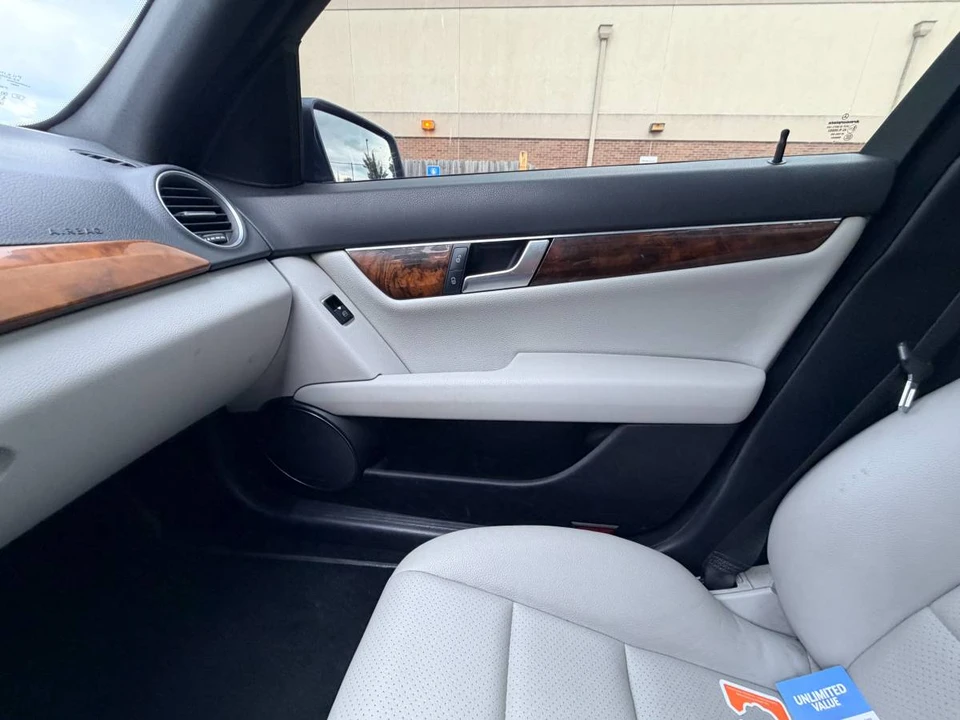 2012 Mercedes-Benz W204 C-Class - Image 12 of 21