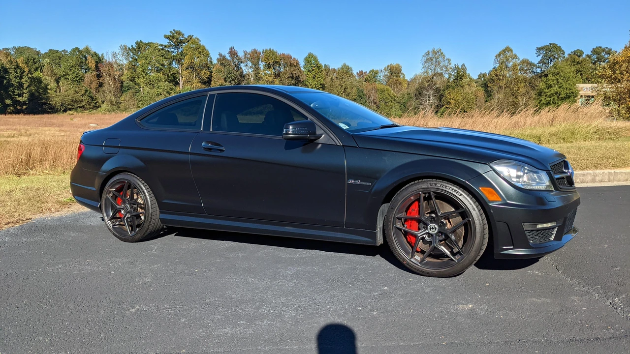 2012 Mercedes-Benz W204 C 63 AMG - Image 9 of 14