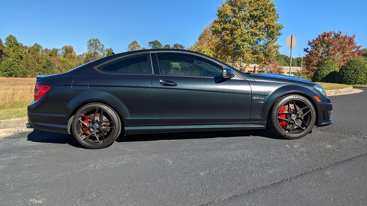 2012 Mercedes-Benz W204 C 63 AMG - Image 8 of 14