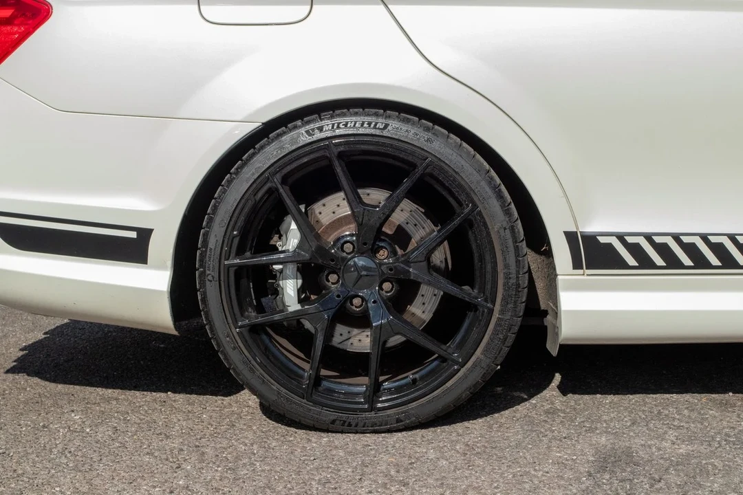 2012 Mercedes-Benz W204 C 63 AMG - Image 10 of 30