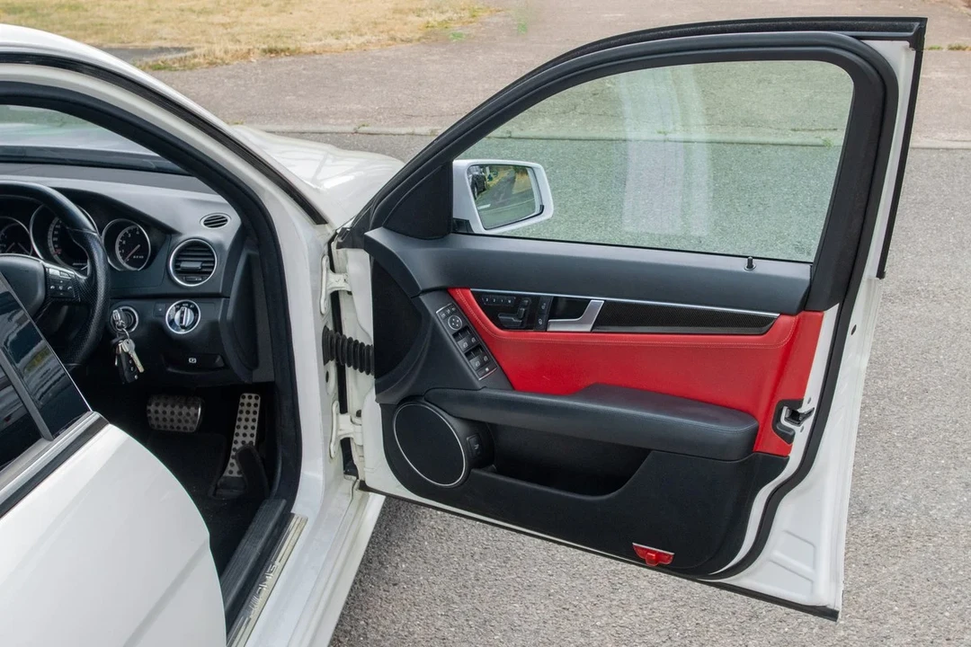 2012 Mercedes-Benz W204 C 63 AMG - Image 18 of 30