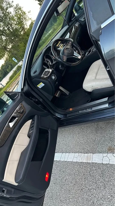 2012 Mercedes-Benz C218 CLS-Class - Image 7 of 10