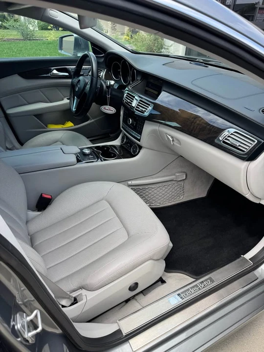 2012 Mercedes-Benz C218 CLS-Class - Image 8 of 10