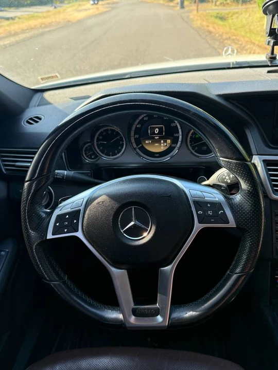 2012 Mercedes-Benz W212 E-Class - Image 10 of 14