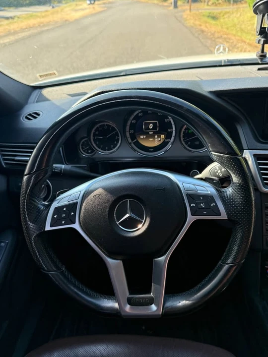 2012 Mercedes-Benz W212 E-Class - Image 4 of 15