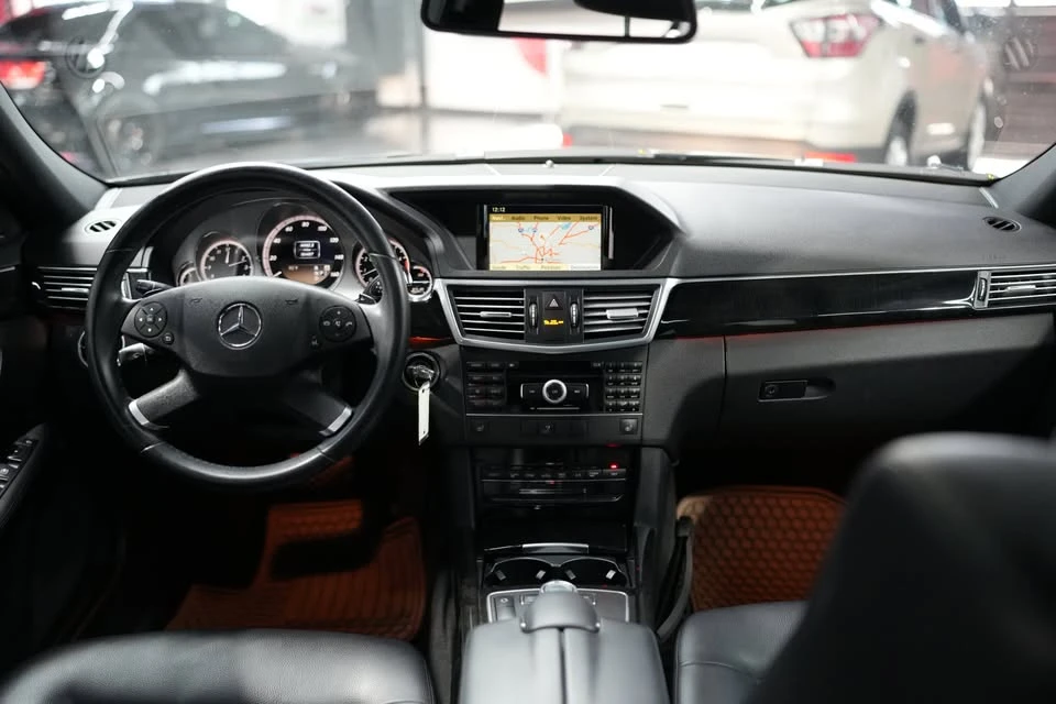2012 Mercedes-Benz W212 E-Class - Image 16 of 20