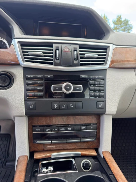 2012 Mercedes-Benz W212 E-Class - Image 8 of 13
