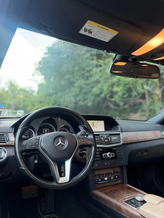 2012 Mercedes-Benz W212 E-Class - Image 8 of 18