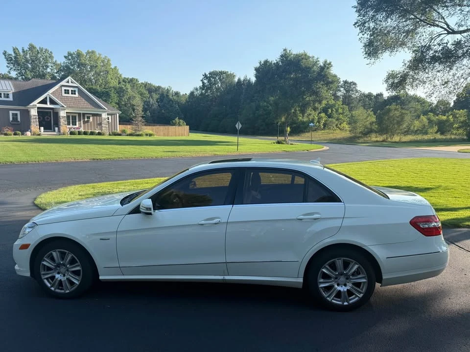 2012 Mercedes-Benz W212 E-Class - Image 2 of 10