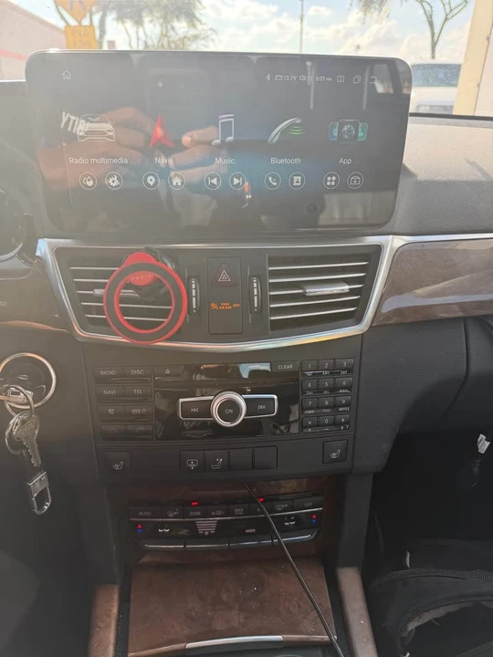 2012 Mercedes-Benz W212 E-Class - Image 6 of 12