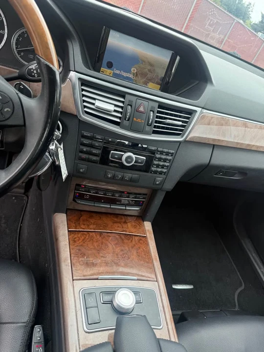 2012 Mercedes-Benz W212 E-Class - Image 5 of 9