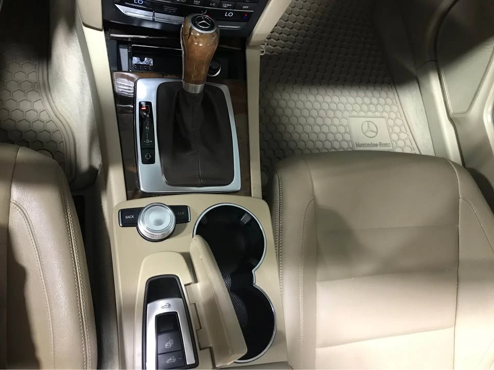 2012 Mercedes-Benz C207/A207 E-Class Coupe & Convertible - Image 16 of 18