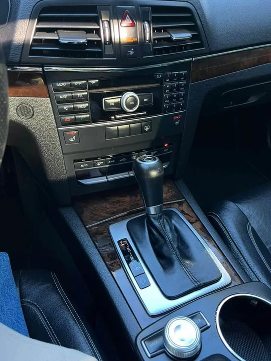 2012 Mercedes-Benz C207/A207 E-Class Coupe & Convertible - Image 14 of 18
