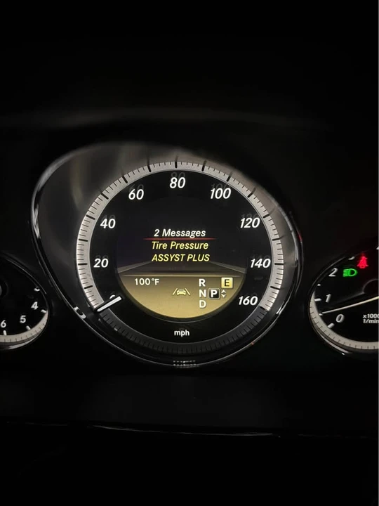 2012 Mercedes-Benz W212 E-Class - Image 4 of 8