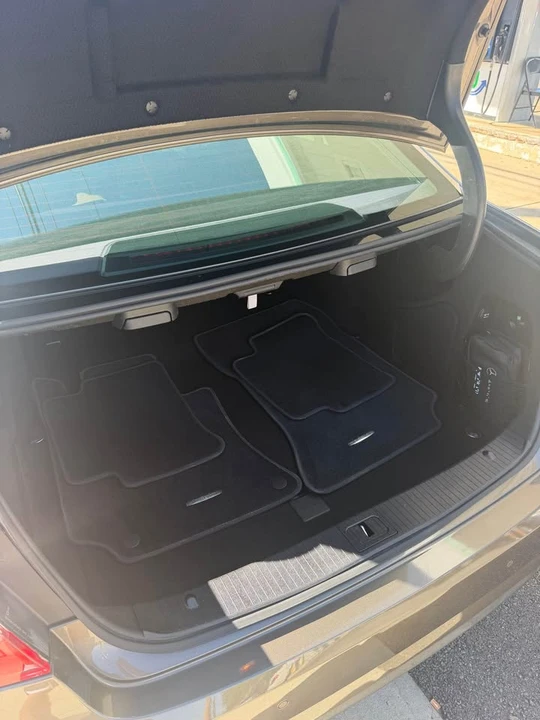 2012 Mercedes-Benz W212 E-Class - Image 6 of 12