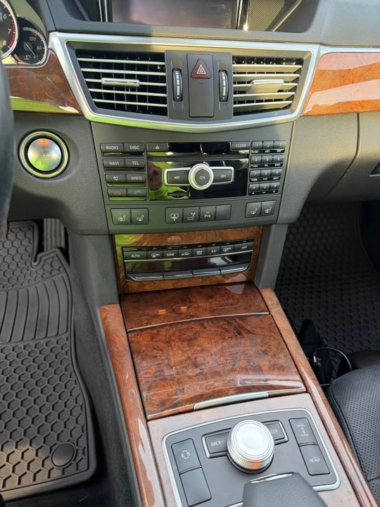 2012 Mercedes-Benz W212 E-Class - Image 8 of 10