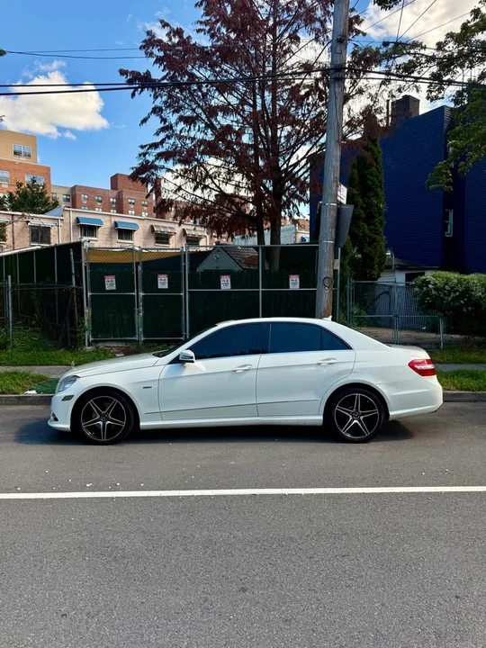 2012 Mercedes-Benz W212 E-Class - Image 2 of 10