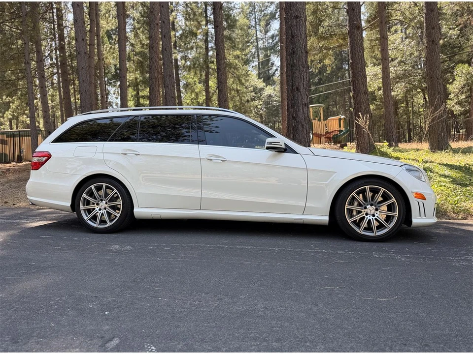 2012 Mercedes-Benz W212 E-Class - Image 2 of 31