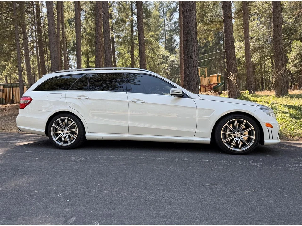 2012 Mercedes-Benz W212 E-Class - Image 2 of 31