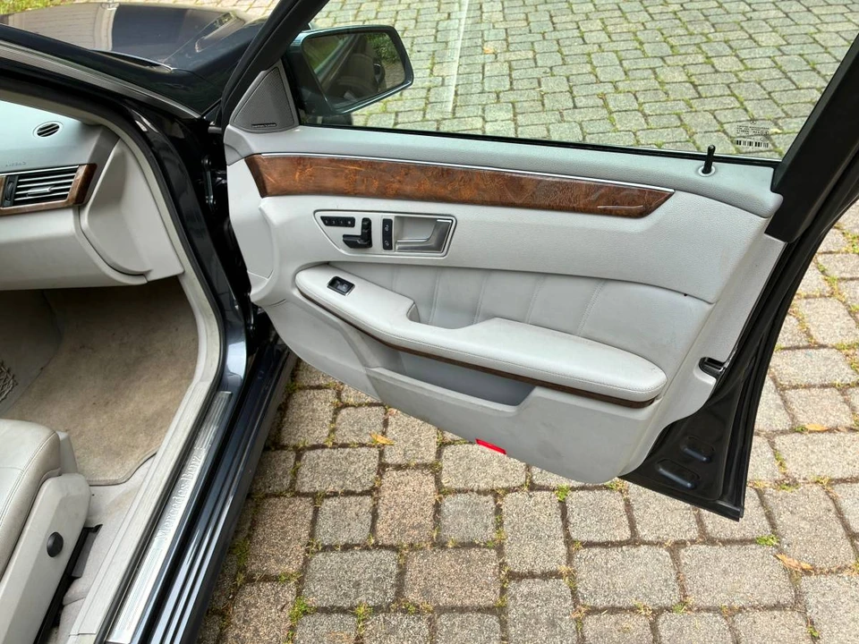 2012 Mercedes-Benz W212 E-Class - Image 8 of 19