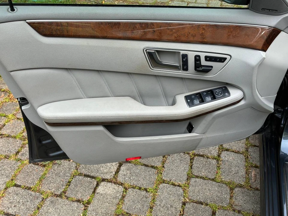 2012 Mercedes-Benz W212 E-Class - Image 10 of 19