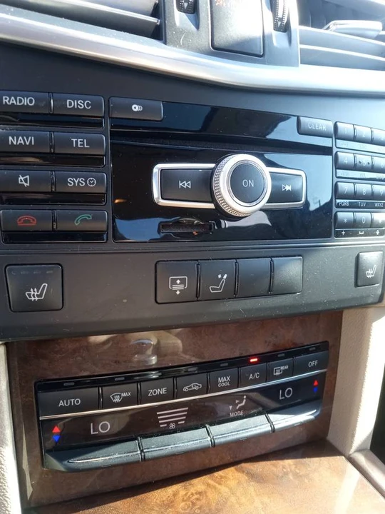 2012 Mercedes-Benz W212 E-Class - Image 11 of 17