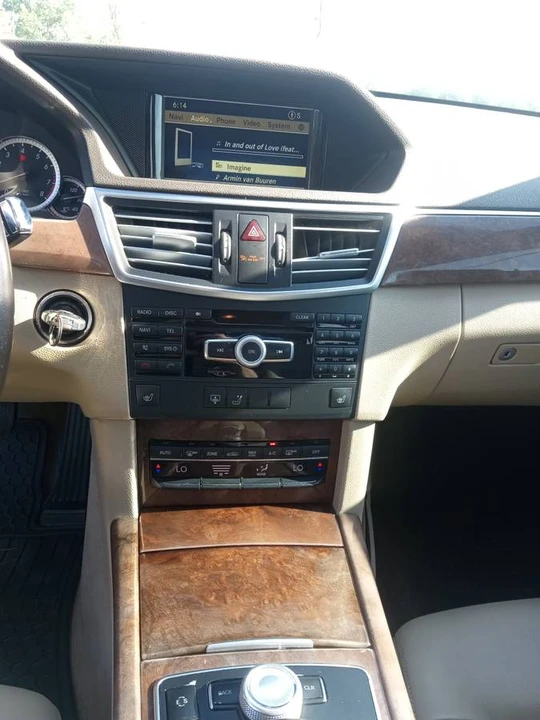 2012 Mercedes-Benz W212 E-Class - Image 10 of 17