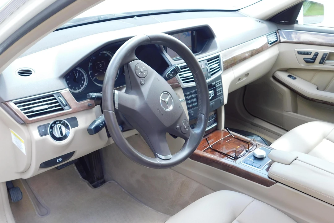 2012 Mercedes-Benz W212 E-Class - Image 27 of 31
