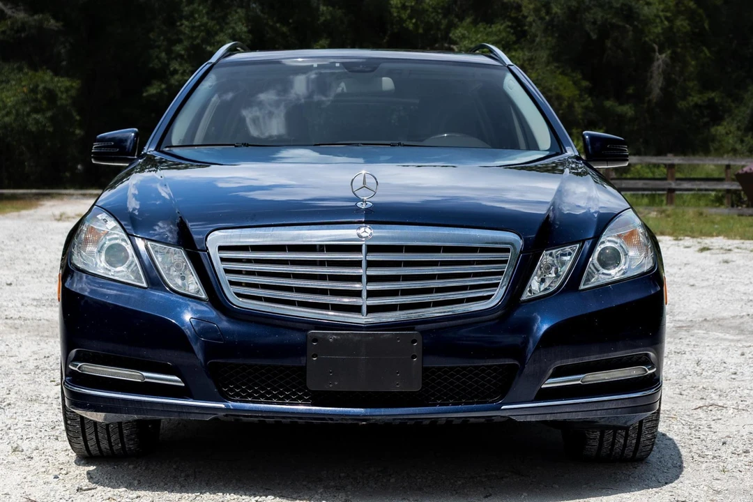 2012 Mercedes-Benz W212 E-Class - Image 2 of 31
