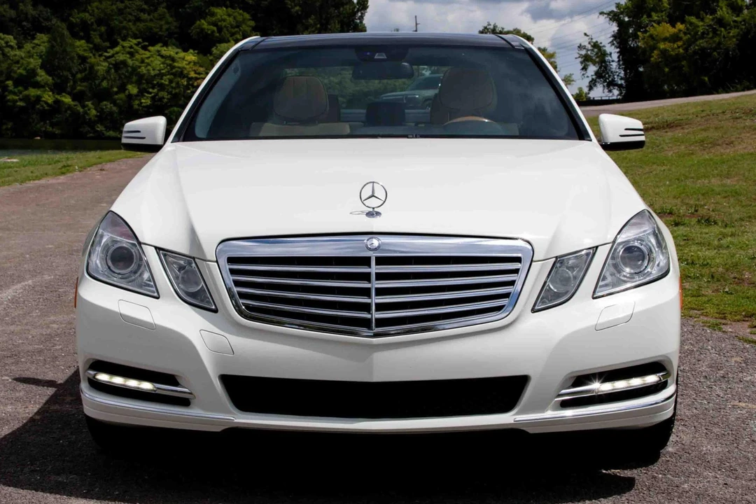 2012 Mercedes-Benz W212 E-Class - Image 2 of 31