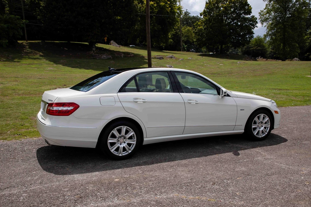 2012 Mercedes-Benz W212 E-Class - Image 14 of 31