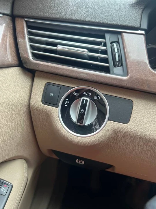 2012 Mercedes-Benz W212 E-Class - Image 13 of 22