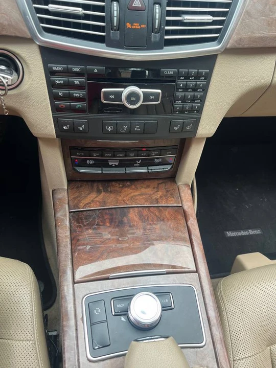 2012 Mercedes-Benz W212 E-Class - Image 11 of 22