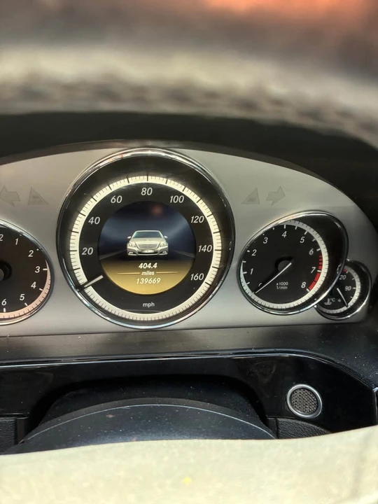 2012 Mercedes-Benz W212 E-Class - Image 5 of 9