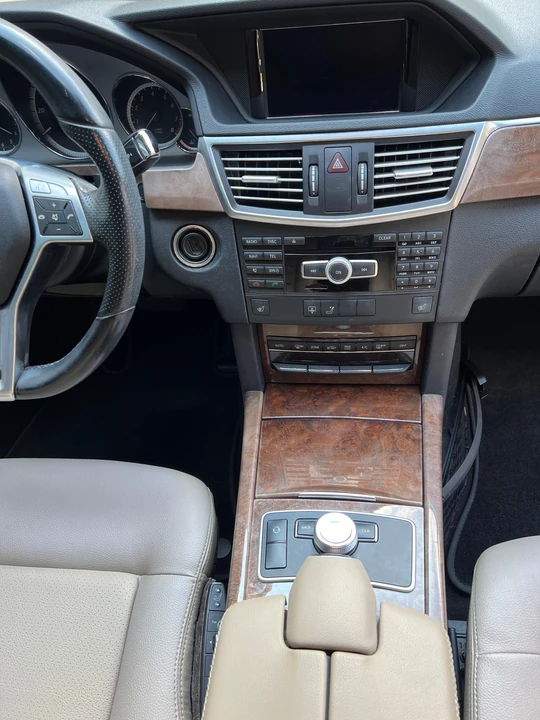 2012 Mercedes-Benz W212 E-Class - Image 23 of 31