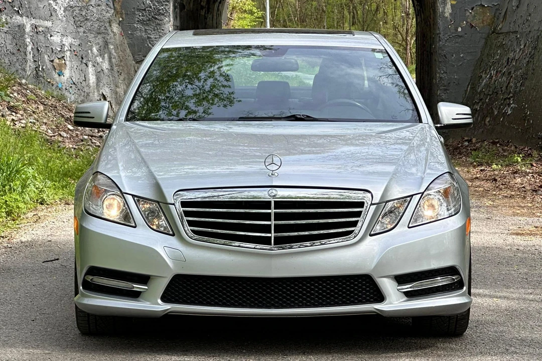 2012 Mercedes-Benz W212 E-Class - Image 2 of 31