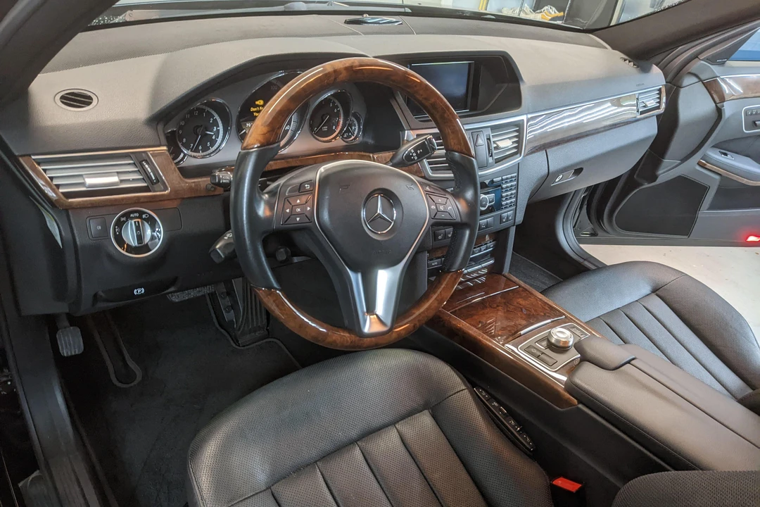 2012 Mercedes-Benz W212 E-Class - Image 27 of 31