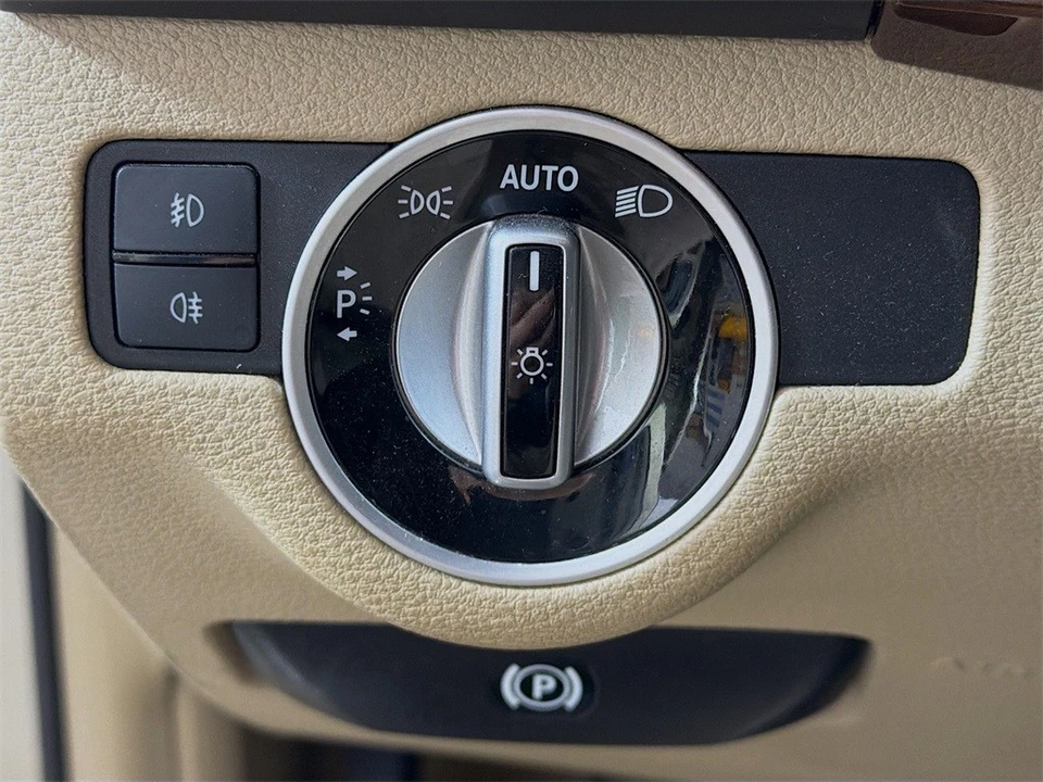 2012 Mercedes-Benz GLK-Class - Image 11 of 12